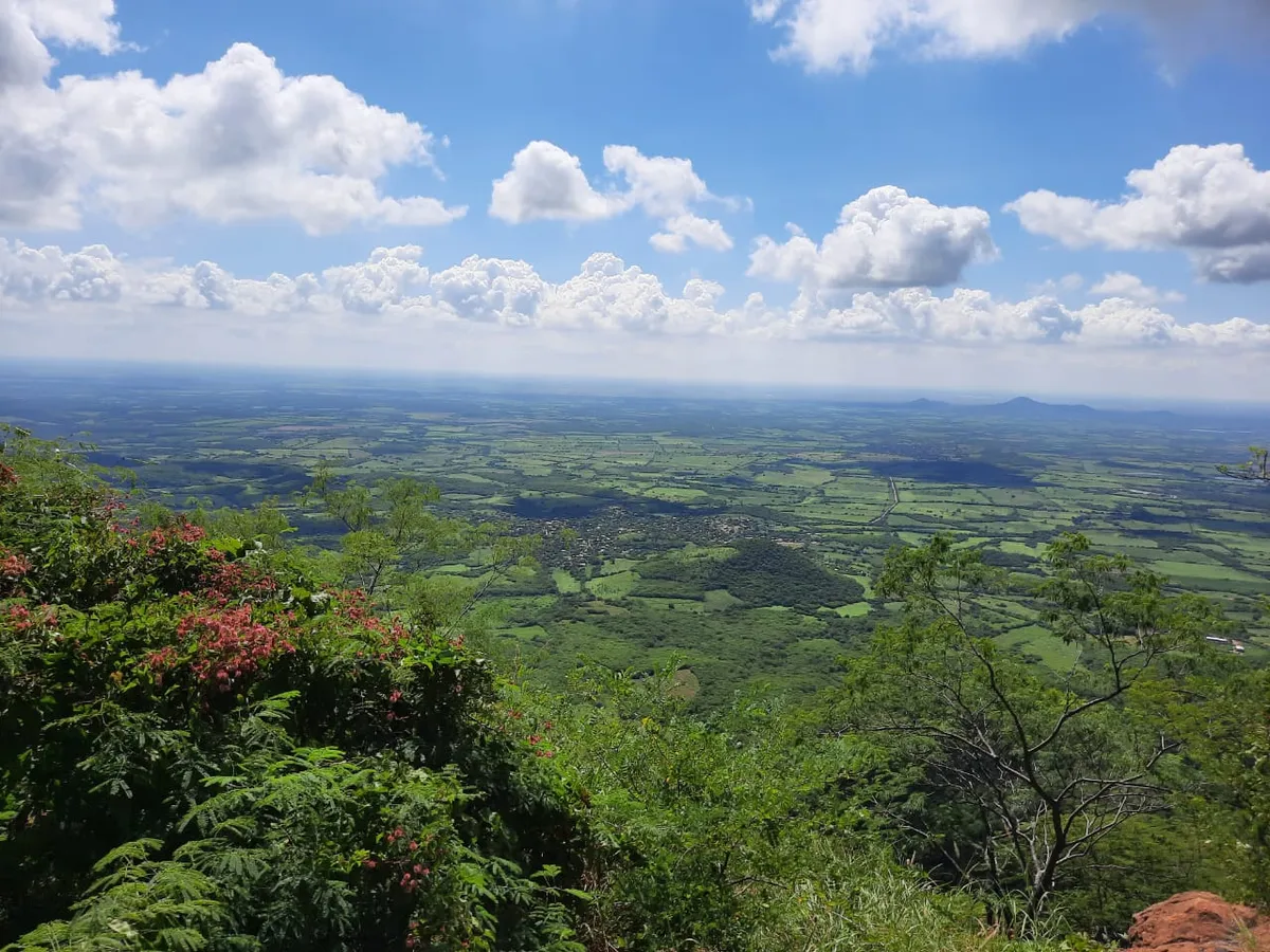 Vista de Sinaloa de Leyva desde el cerro de Nacaveba.